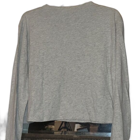 Cropped Gray Long Sleeve Tee PINK Victoria’s Secret Large NWT - Picture 2 of 4